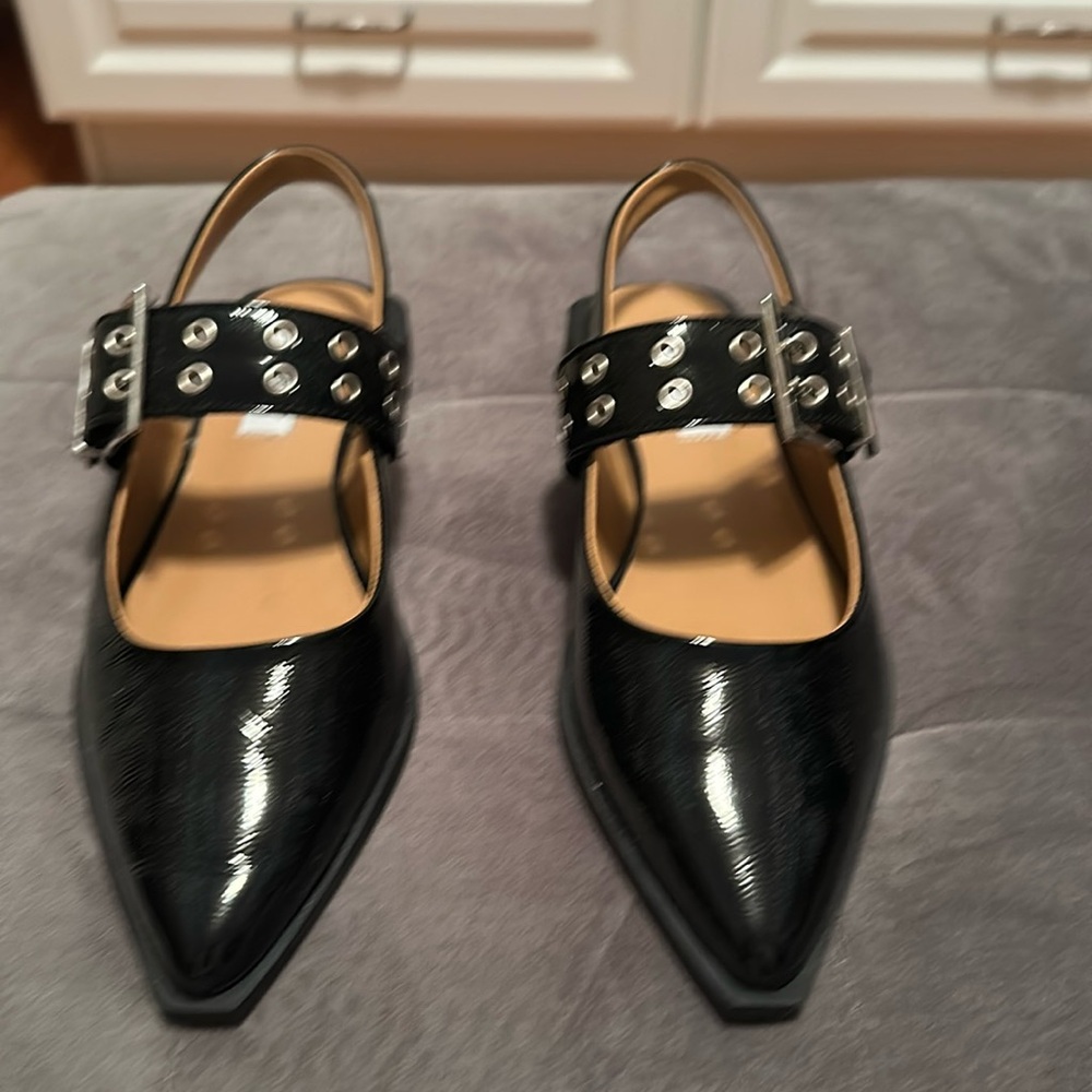 Steve Madden Flats Size 6.5
